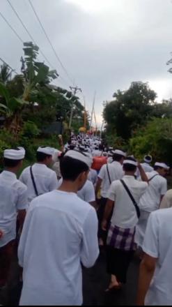 Upacara Melasti Ke Sowan Ageng/Pantai,Desa Adat Banyuseri